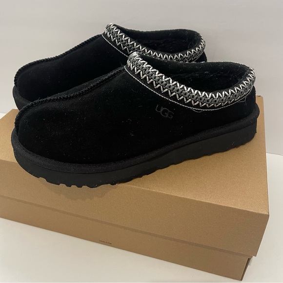 UGG Shoes - Ugg Tasman women’s slipper size 7 Black suede